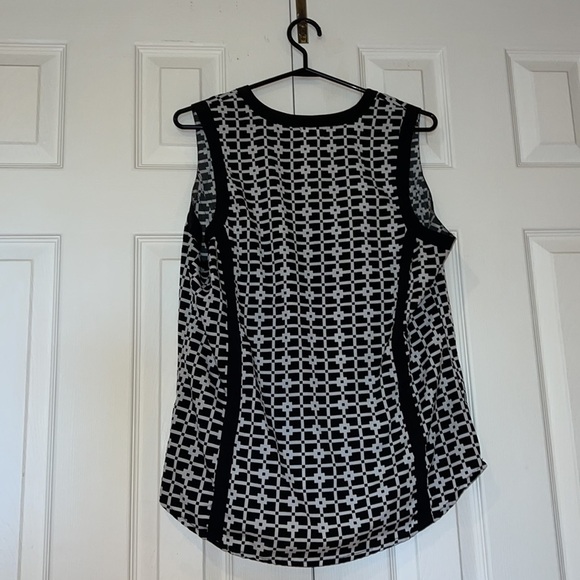 Geo print Tory  sleeveless tunic blouse Sz L - Picture 11 of 11